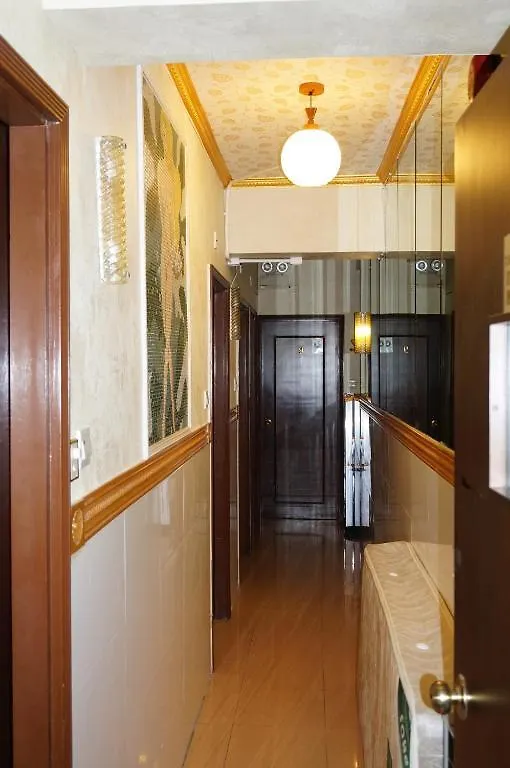Lucky Comfort Inn Kowloon  China
